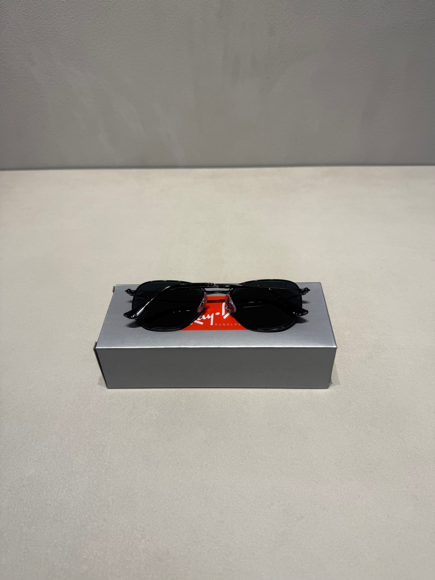 RAYBAN Hexagonal Black Grey -7020