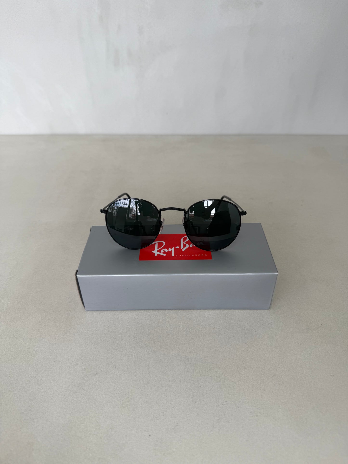 Round Metal Black Grey