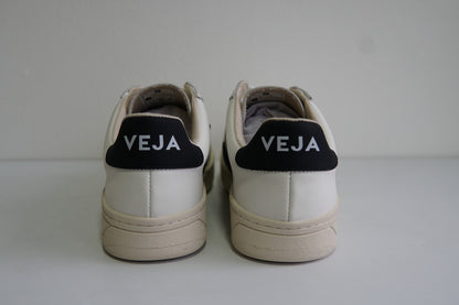 Tenis VEJA V-12 Leather Natural Blanco/Negro