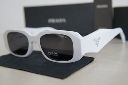 Lentes Oscuros Prada Milano SPR17W Square Shape