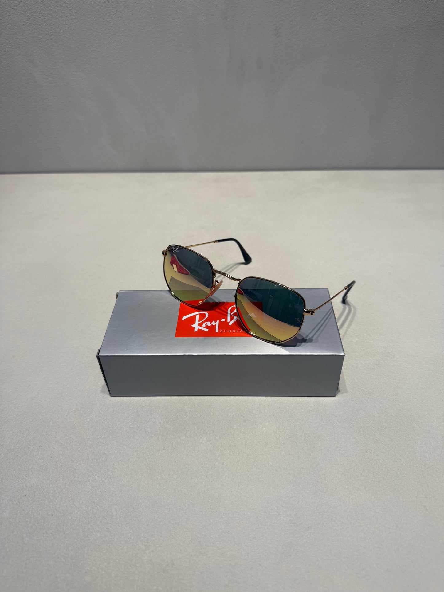 Hexagonal Mirror Pink