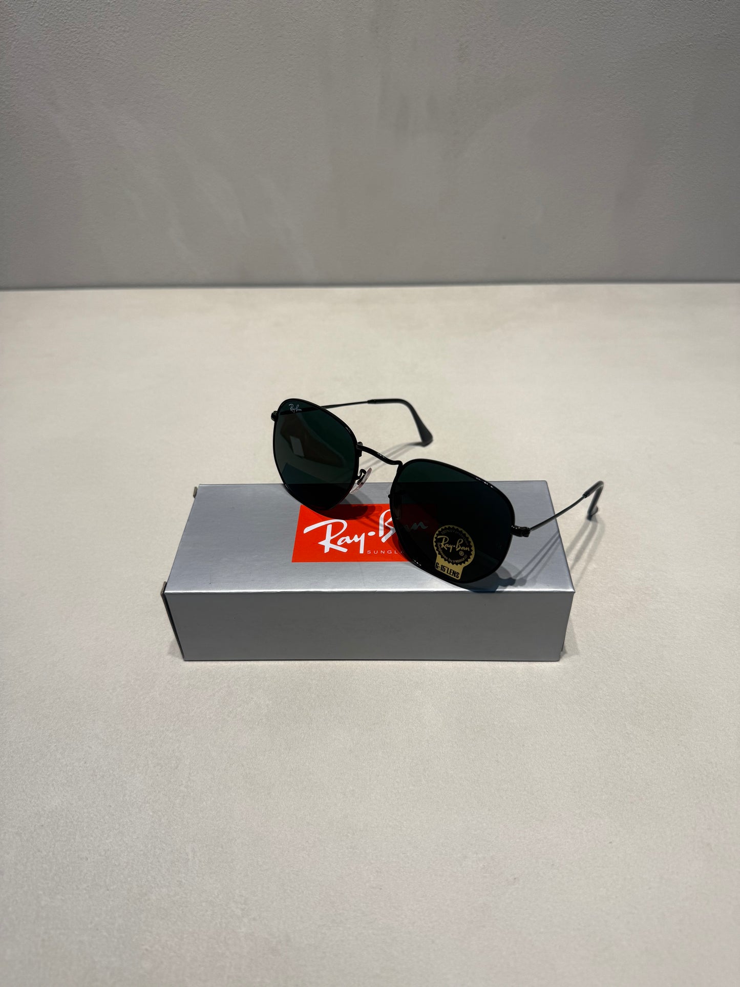 Hexagonal Black Grey