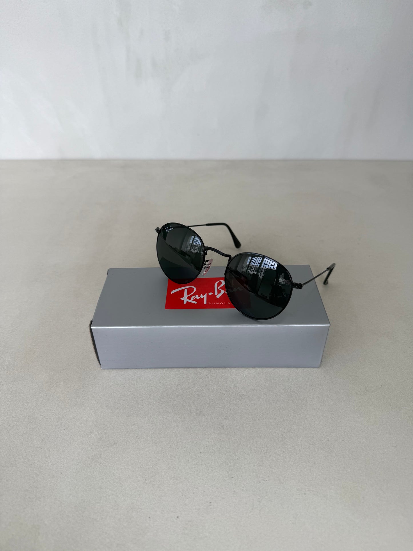 Round Metal Black Grey