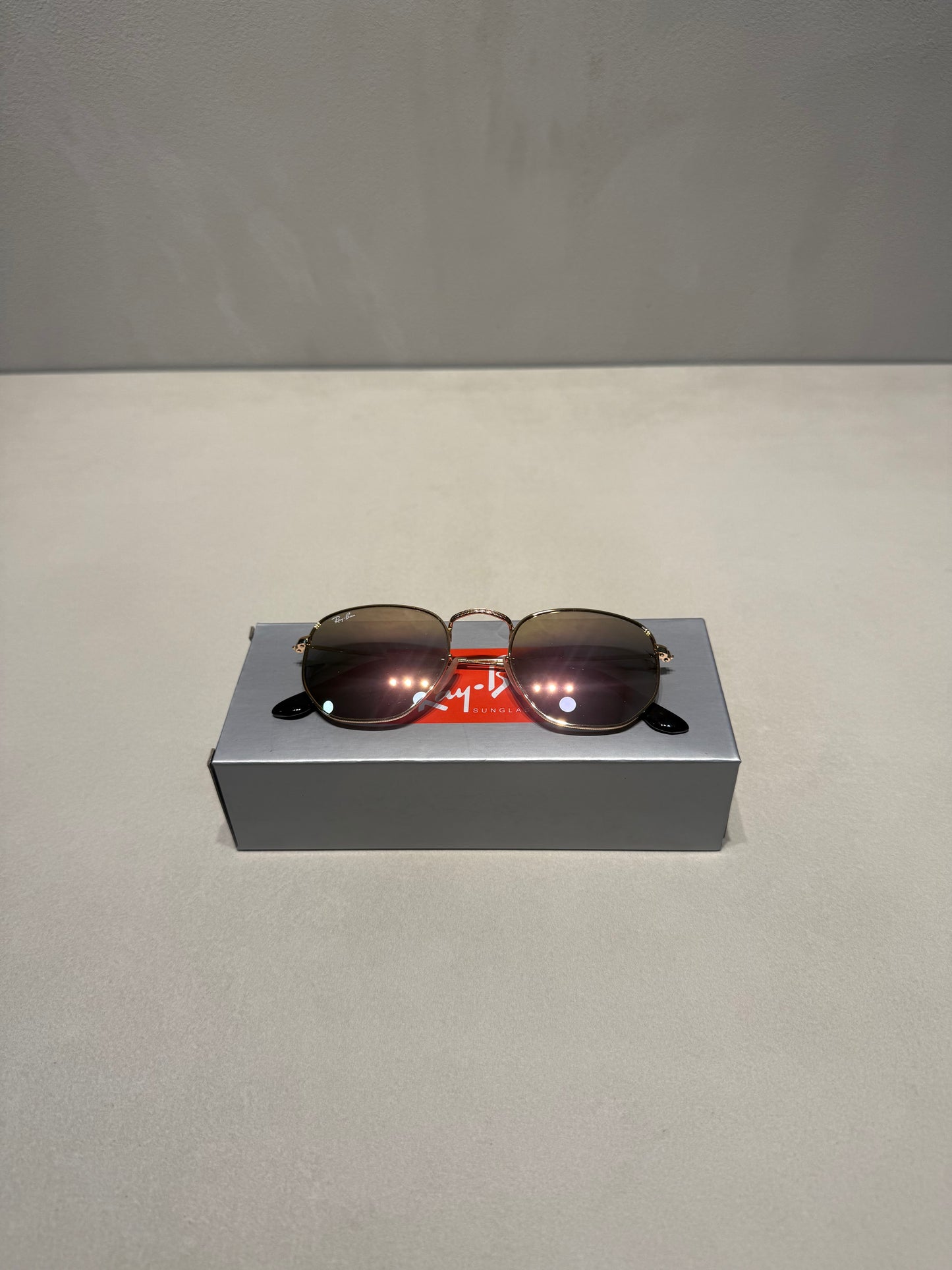 Hexagonal Mirror Pink