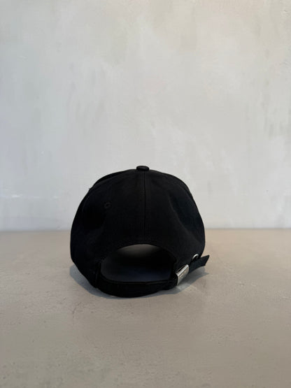 Gorra ESSENTIALS DUPE - Negra - 7125