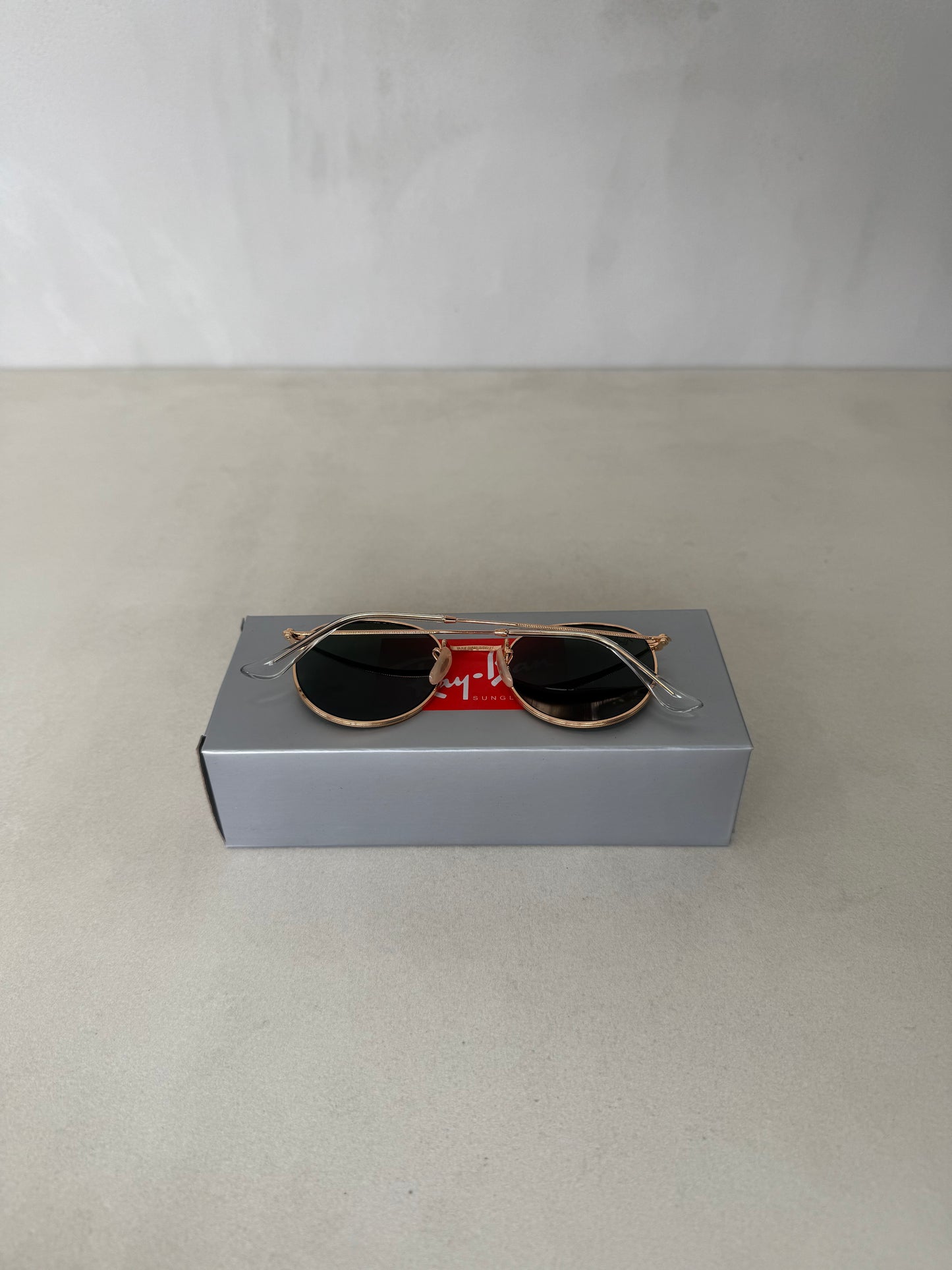 Round Metal Arista Green