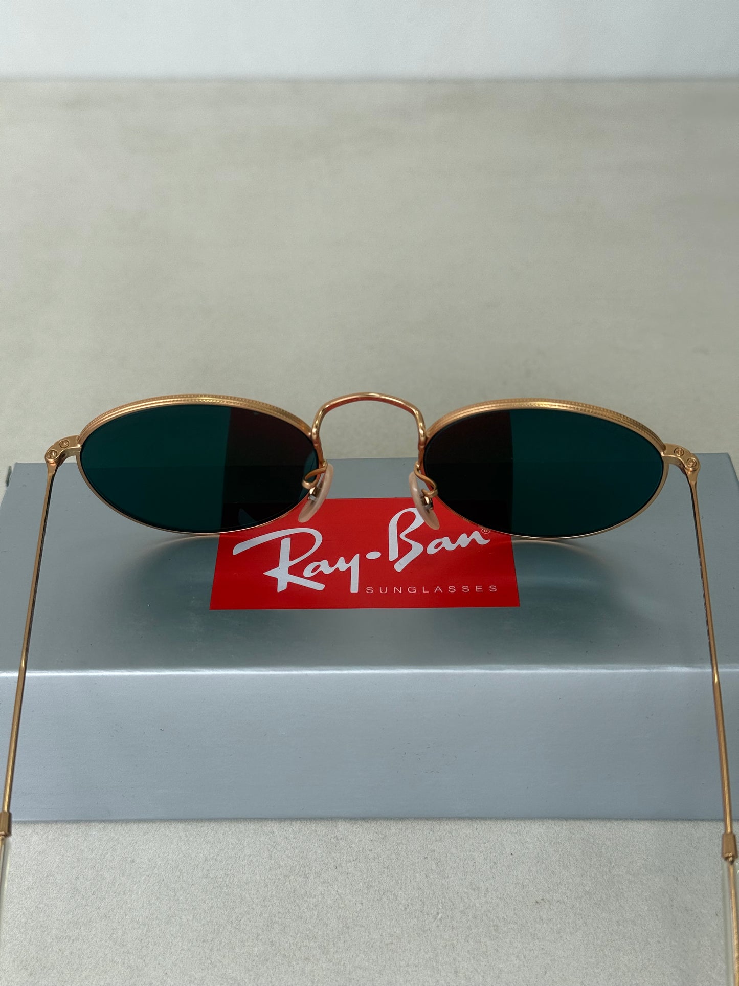 Round Metal Mirror Pink