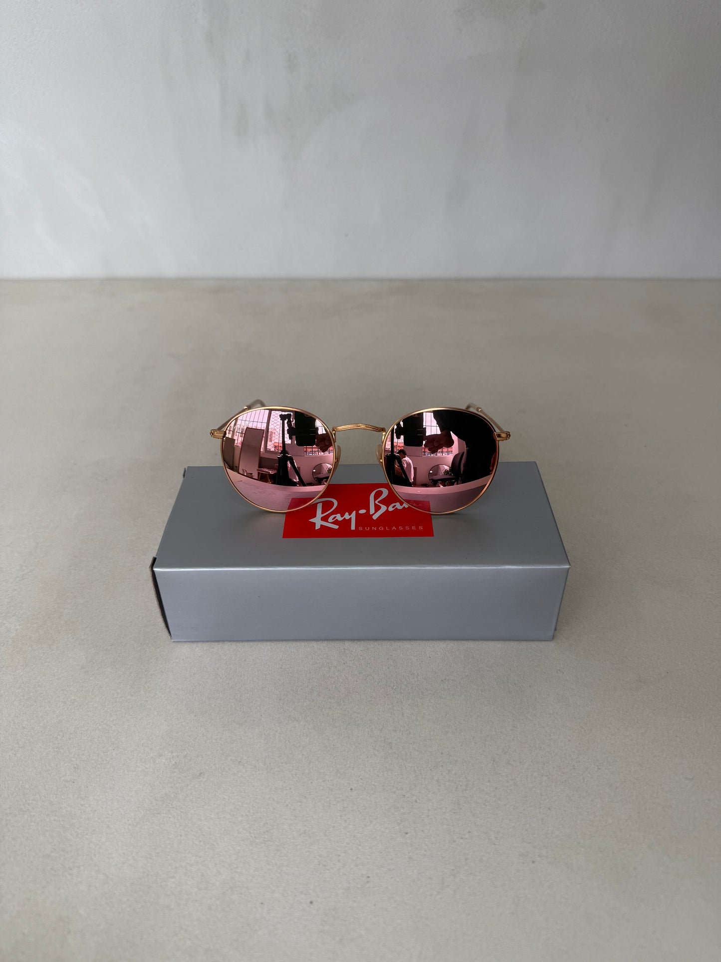 Round Metal Mirror Pink