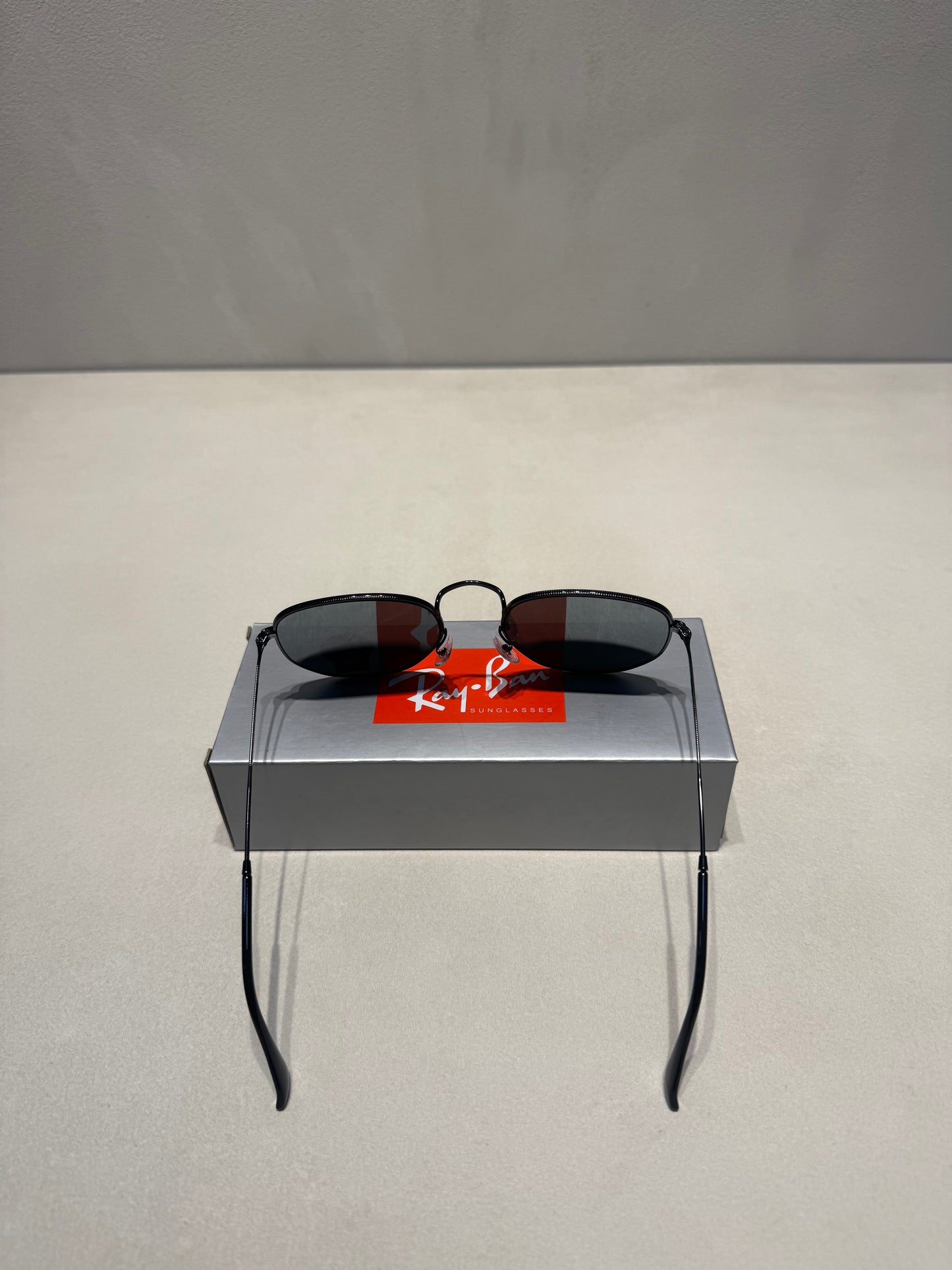 Hexagonal Black Grey