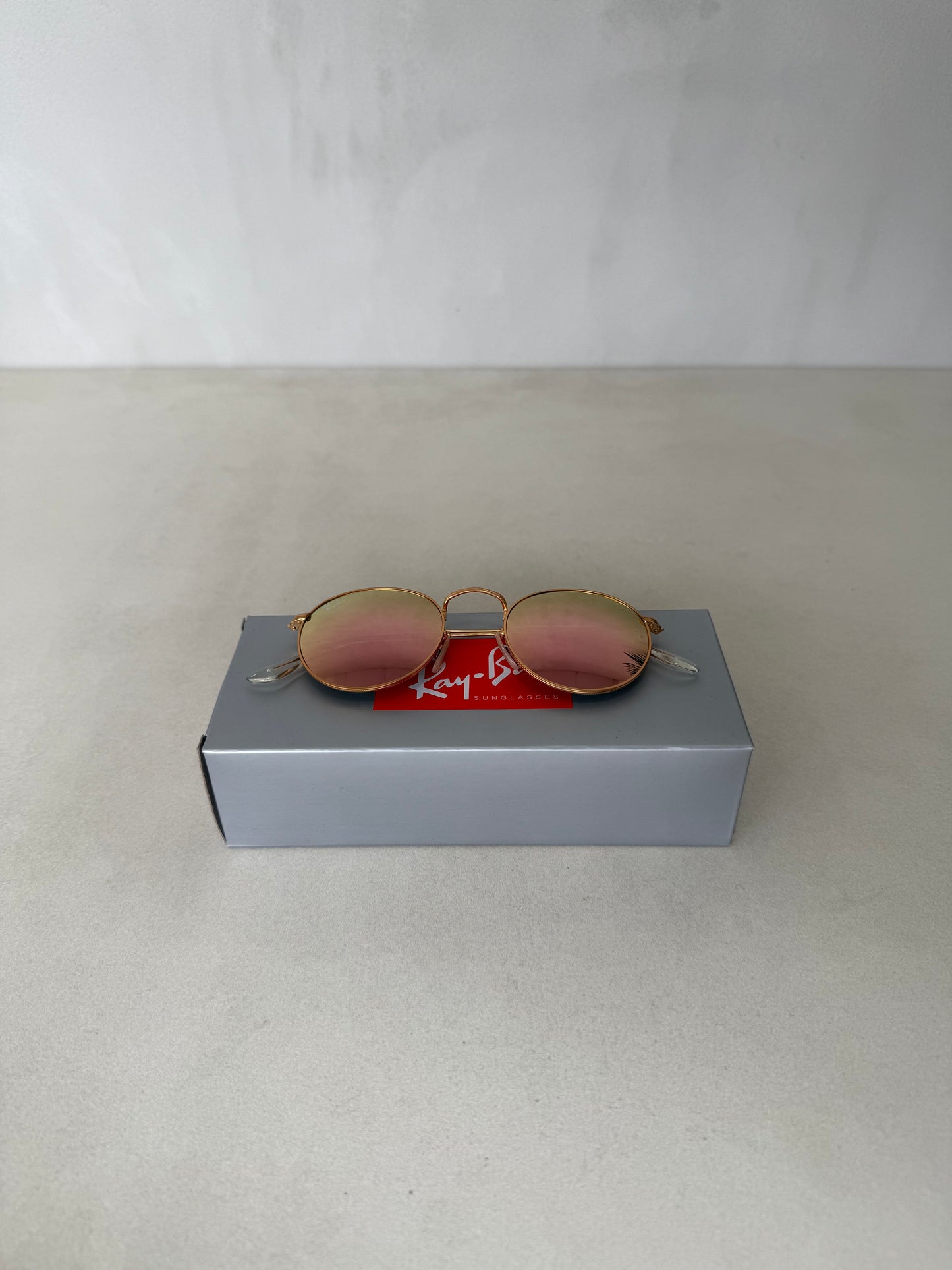 Round Metal Mirror Pink