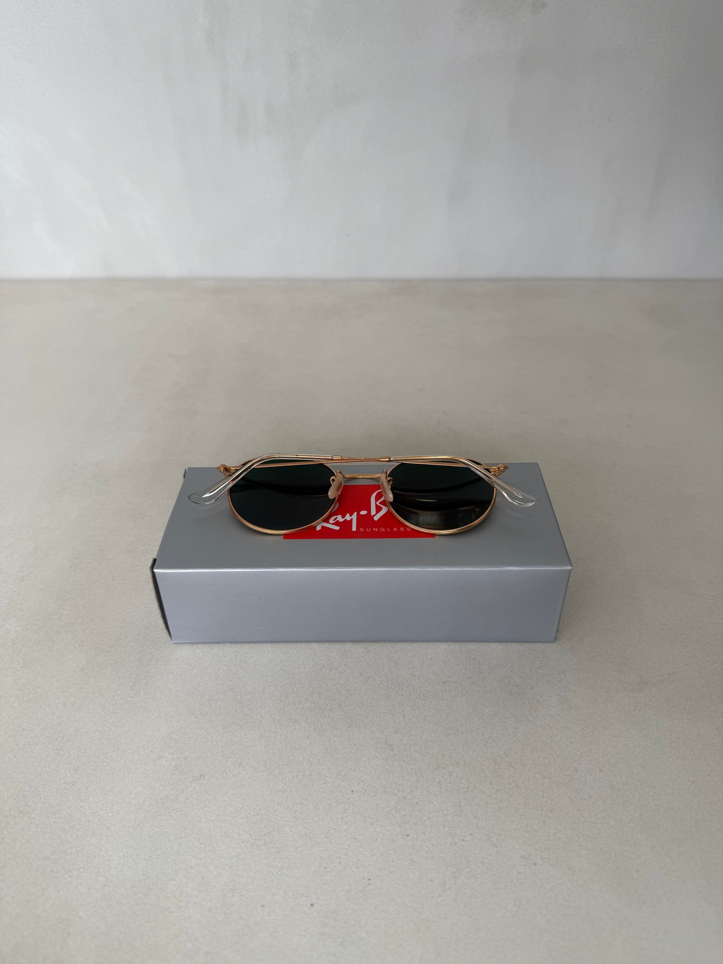 Round Metal Mirror Pink