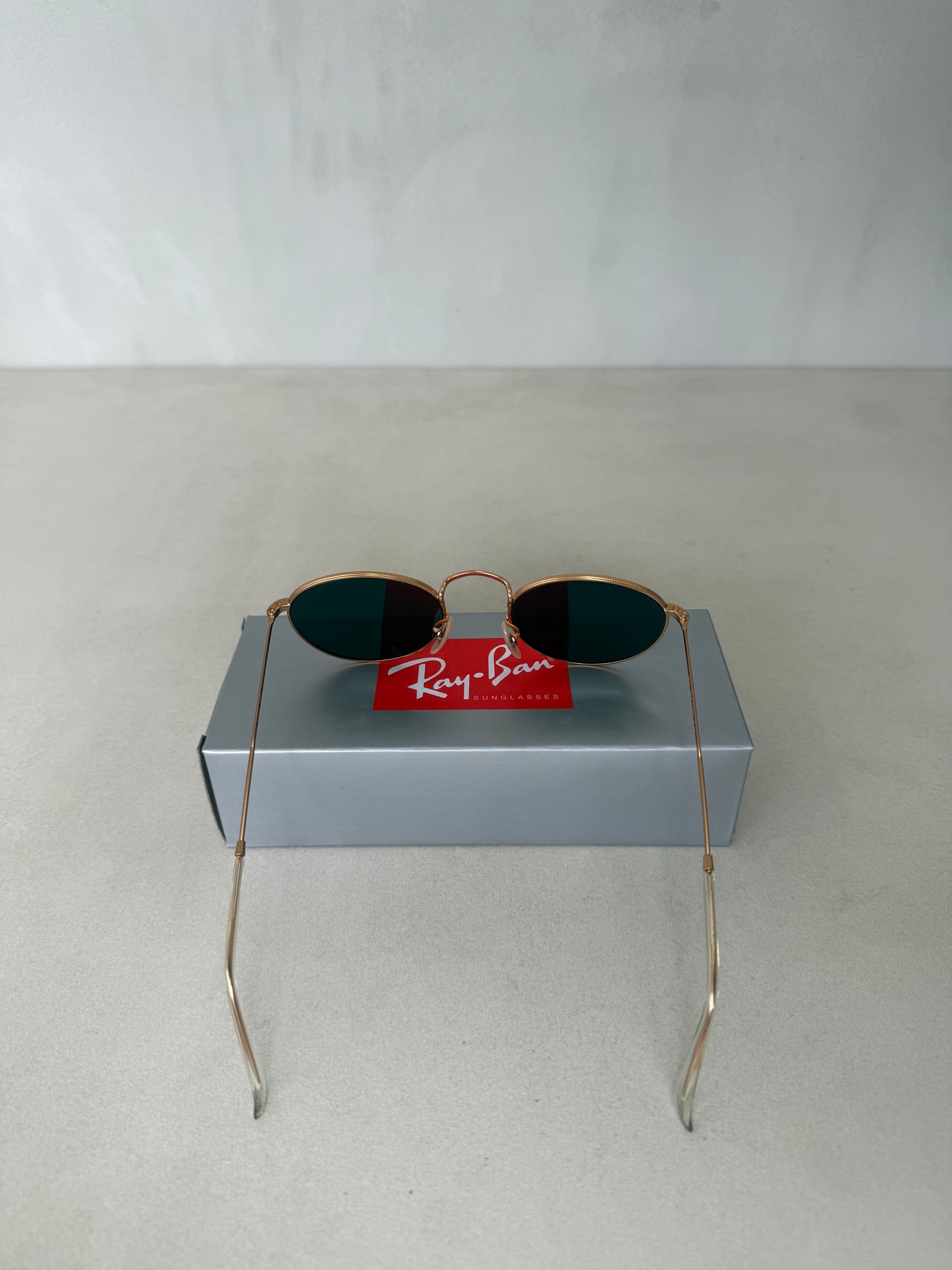 Round Metal Mirror Pink