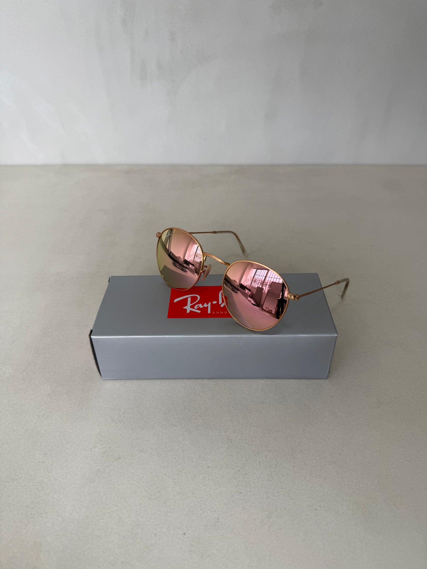 Round Metal Mirror Pink