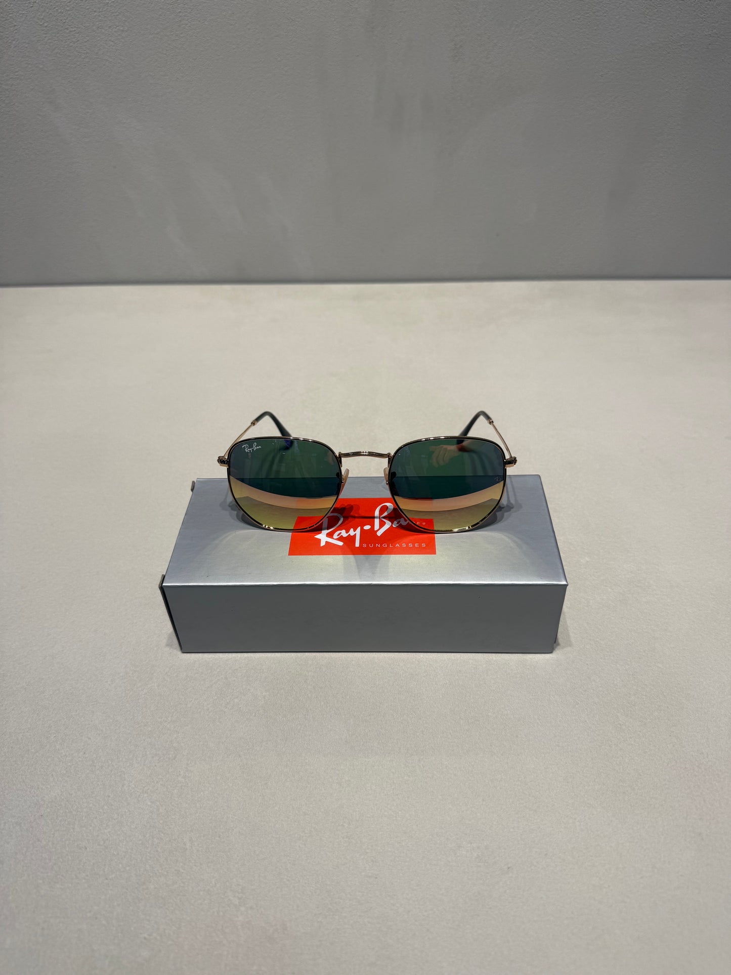 Hexagonal Mirror Pink